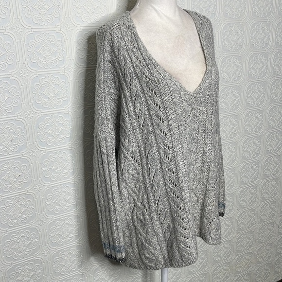 CAbi | Horizon Grey V-Neck Oversized Chunky Knit Sweater, #3848 - Picture 4 of 12